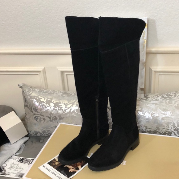 New in Box Michael Kors Boots Fold over 8 - Picture 4 of 9